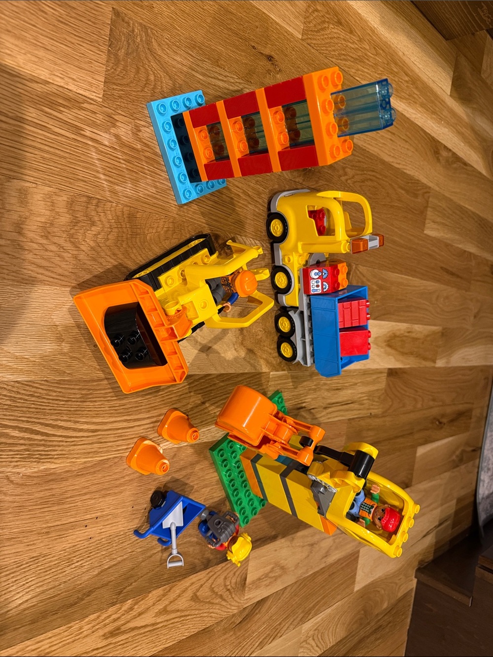 LEGO Duplo 10813 Big Construction Site - Picture 2 of 11